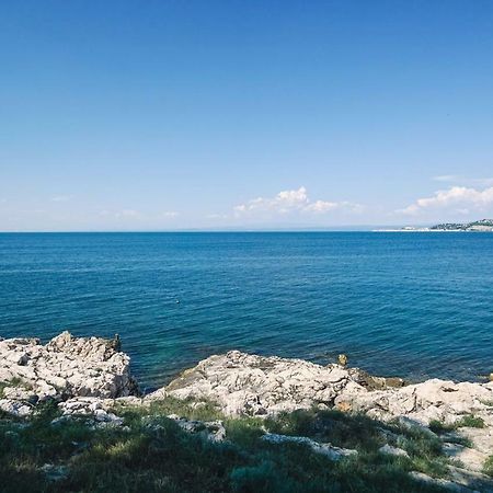 Beach House Lucy Crveni Vrh Bagian luar foto
