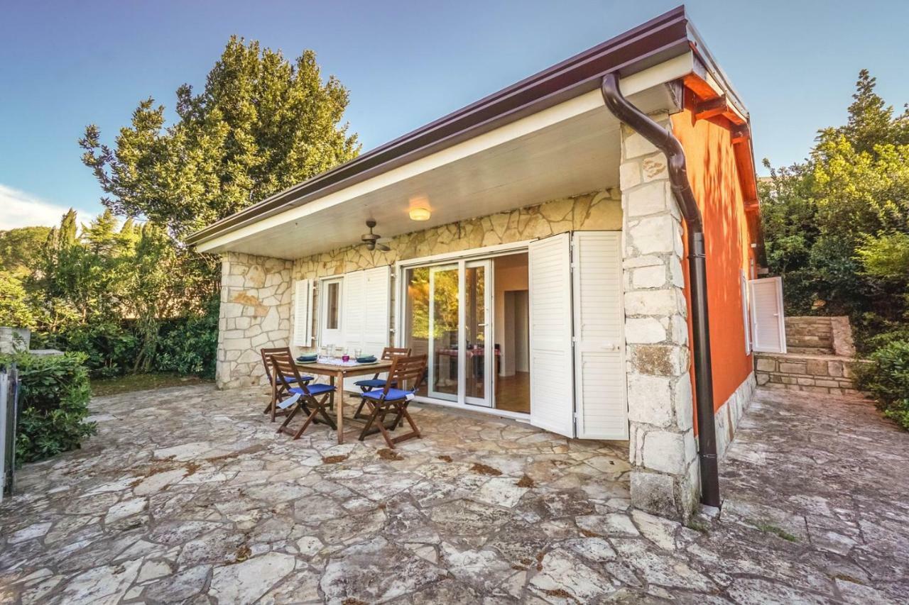Beach House Lucy Crveni Vrh Bagian luar foto