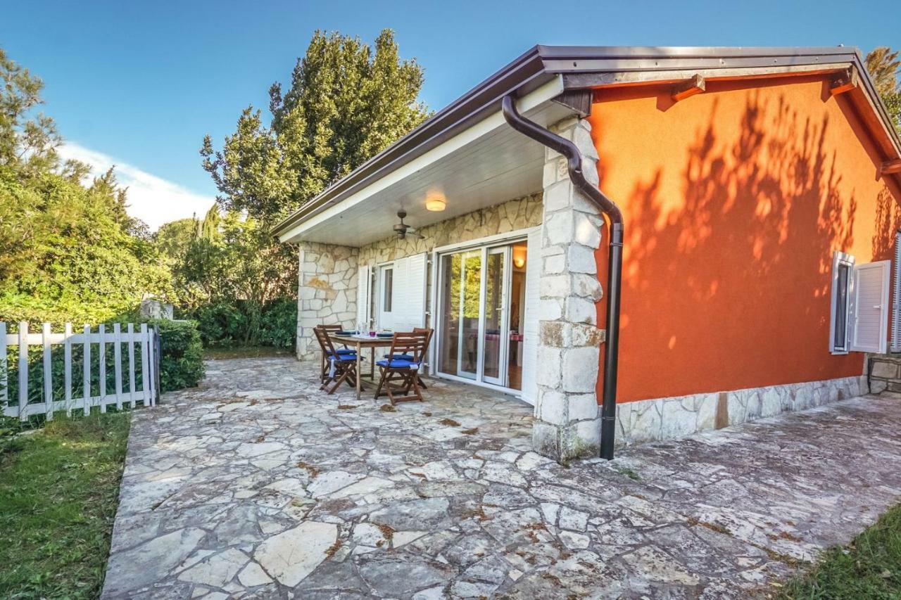 Beach House Lucy Crveni Vrh Bagian luar foto